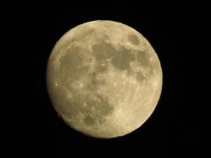 moon-80175_640